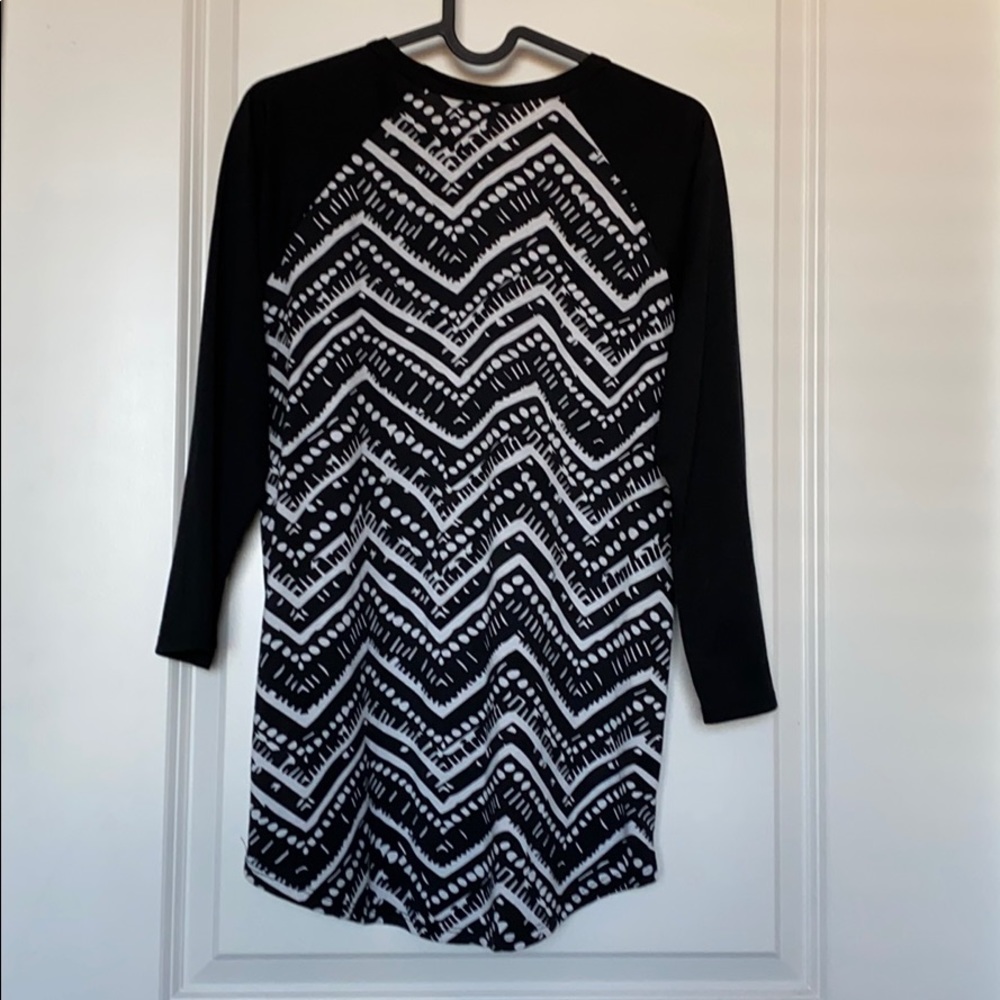 LulaRoe Randy Shirt - Picture 4 of 7